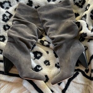 Elegant Gray Suede Women's Boots